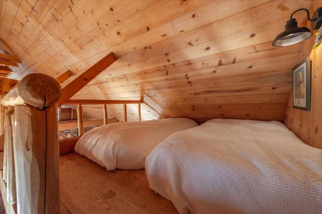 Coziest Cabin In Tahoe W Stone Fireplace Comfy Beds Close To Slopes & Lake Carnelian Bay エクステリア 写真