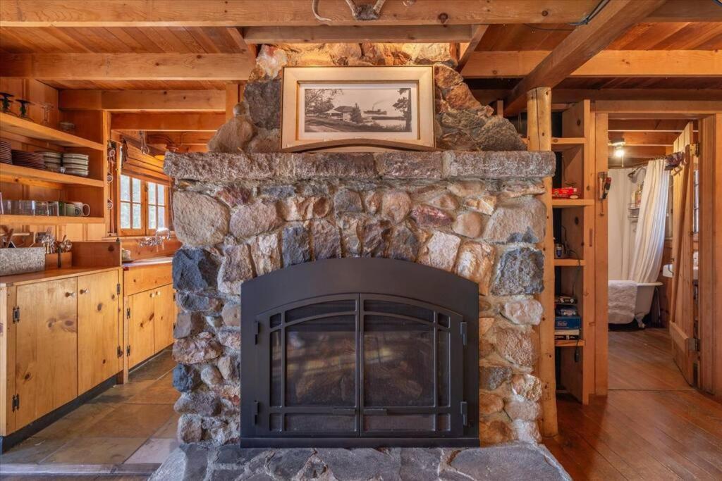 Coziest Cabin In Tahoe W Stone Fireplace Comfy Beds Close To Slopes & Lake Carnelian Bay エクステリア 写真