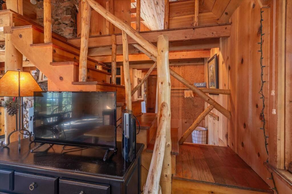 Coziest Cabin In Tahoe W Stone Fireplace Comfy Beds Close To Slopes & Lake Carnelian Bay エクステリア 写真